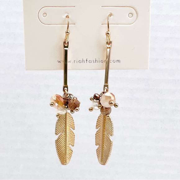 Riah Feather Beaded Drop Gold Statement Earrings Boutique New - Picture 6 of 7